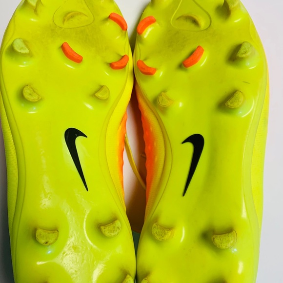Nike Magista Youth Soccer Cleats — Size 6 - Picture 6 of 7